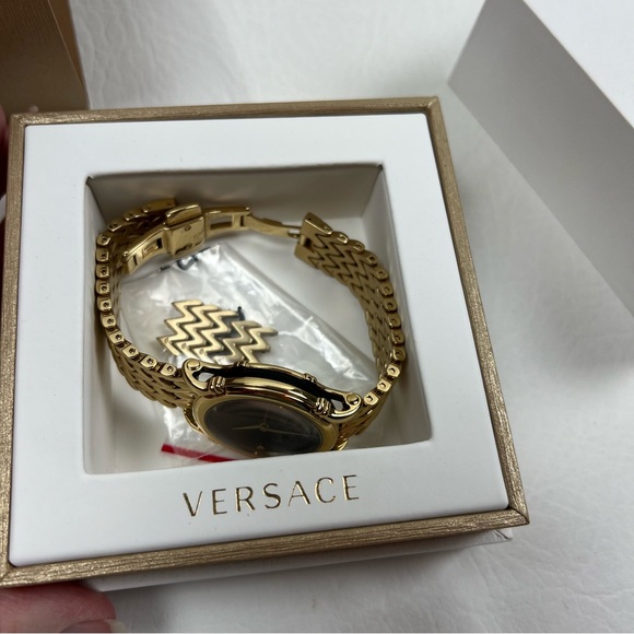 Versace Womens Watch Gold Medusa - Picture 5 of 10